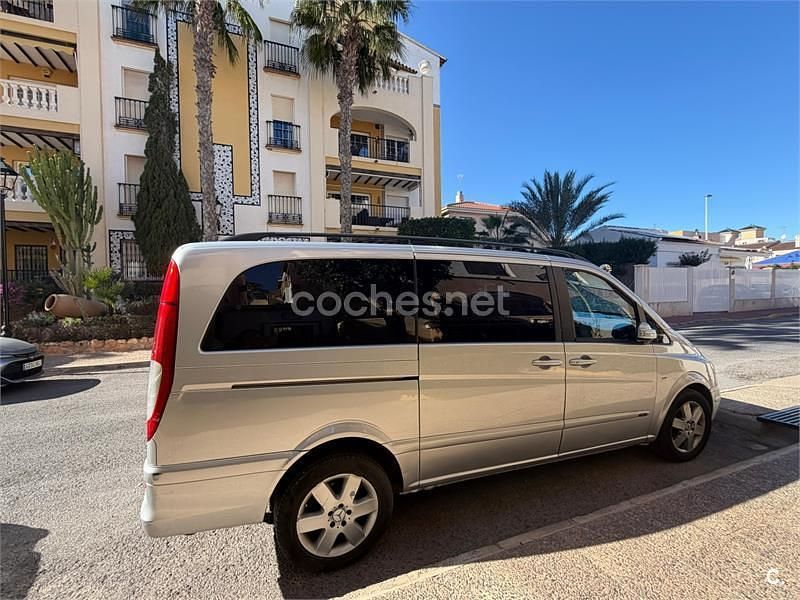 Usado Mercedes Viano 204 CV (150 kW) 2009 Gris / plata Monovolumen