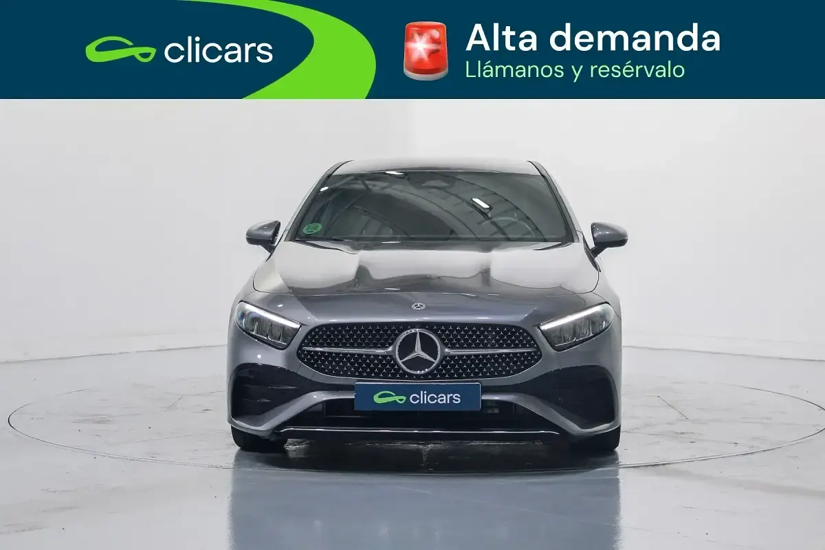 Usado Mercedes A200 Advanced 150 CV (110 kW) 2024 Gris / plata Berlina