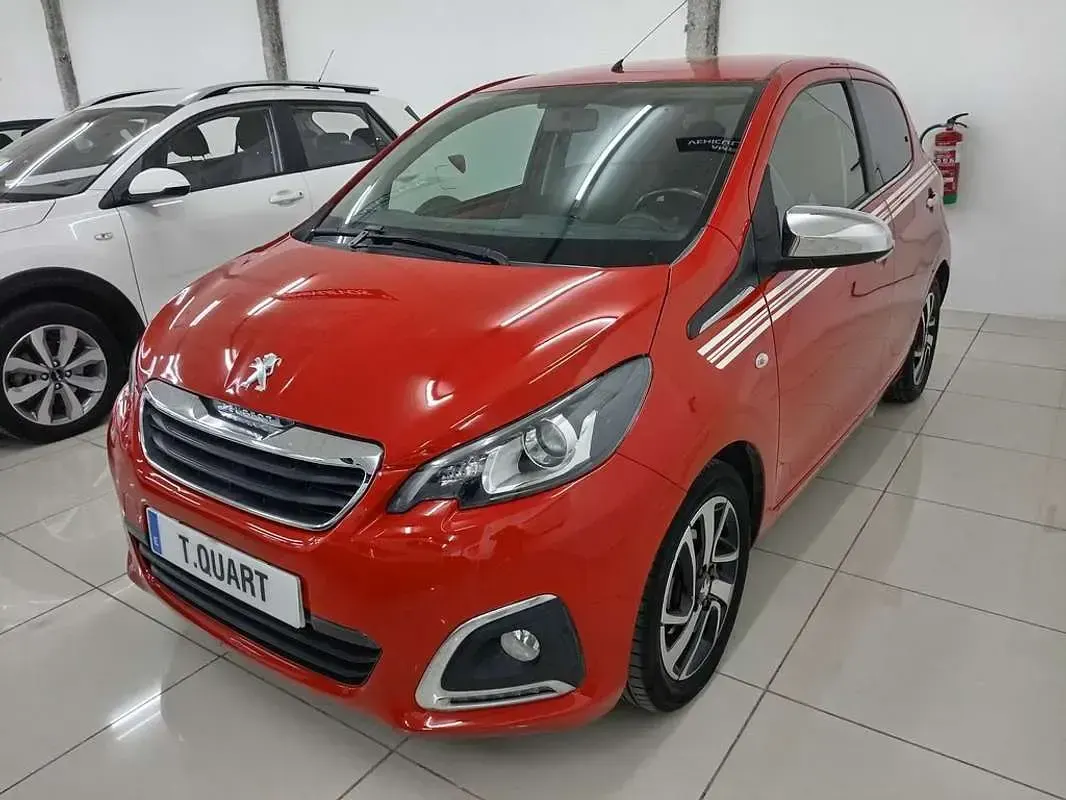 Usado Peugeot 108 Collection 82 CV (60 kW) 2017 Rojo Berlina