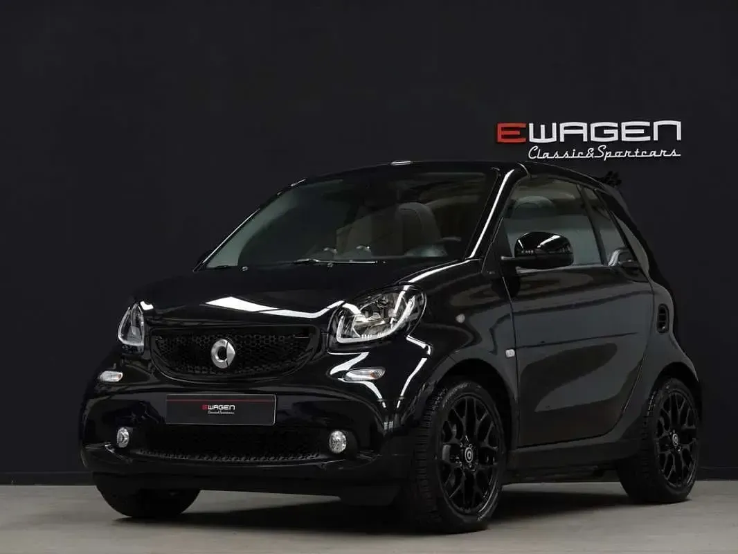 Usado Smart ForTwo Cabrio Prime 90 CV (66 kW) 2017 Negro Descapotable