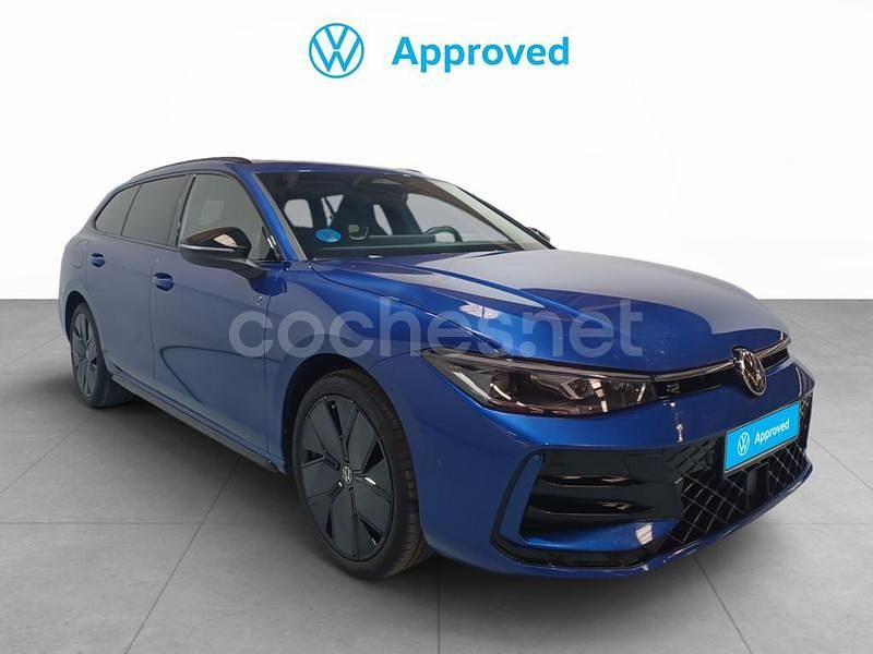 Azul Usado 2024 VW Passat R-line Familiar | 44.990 € (Precio justo) - Imagen 1/4