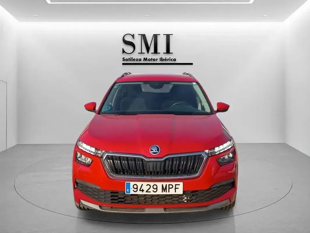 Usado Skoda Kamiq Ambition 110 CV (80 kW) 2024 Rojo SUV