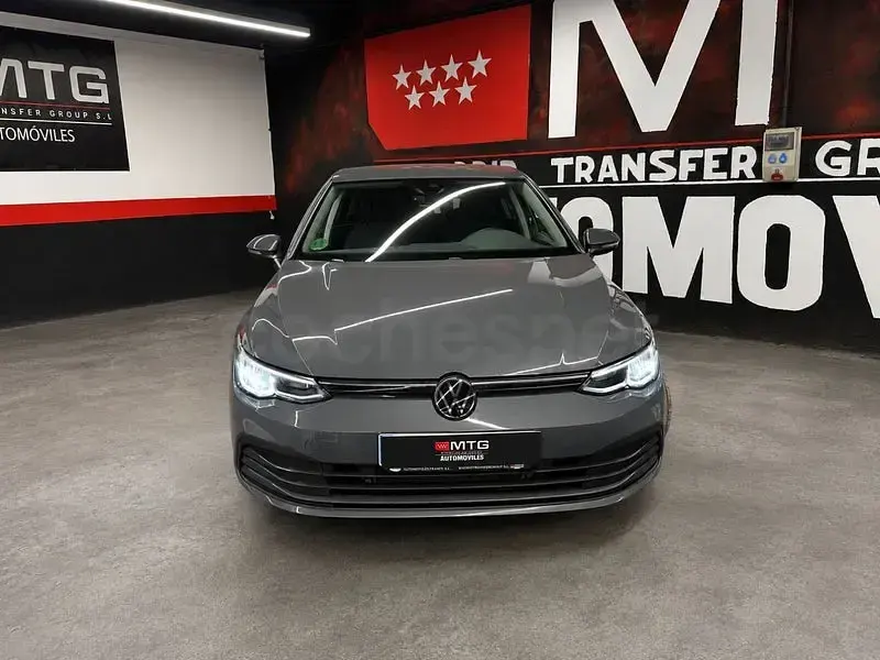 Usado VW Golf VIII Life 110 CV (80 kW) 2023 Gris / plata Berlina