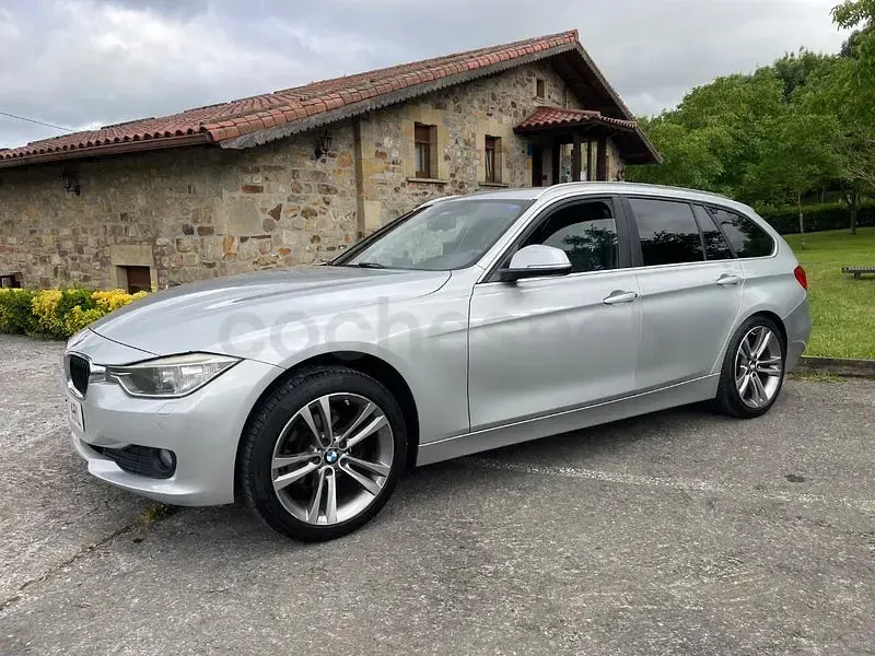 Usado BMW 318 Comfort Edition 143 CV (105 kW) 2014 Gris / plata Familiar