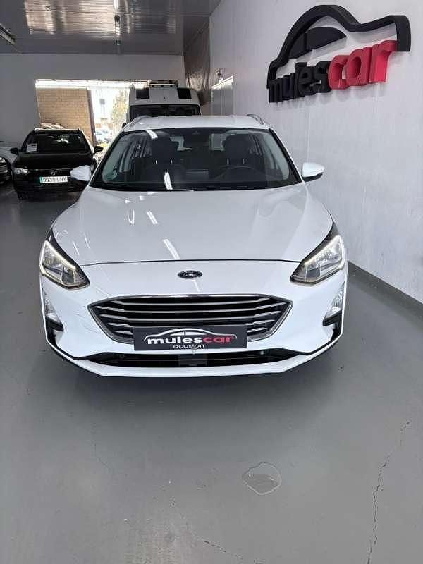 Usado Ford Focus Trend+ 120 CV (88 kW) 2019 Blanco Familiar