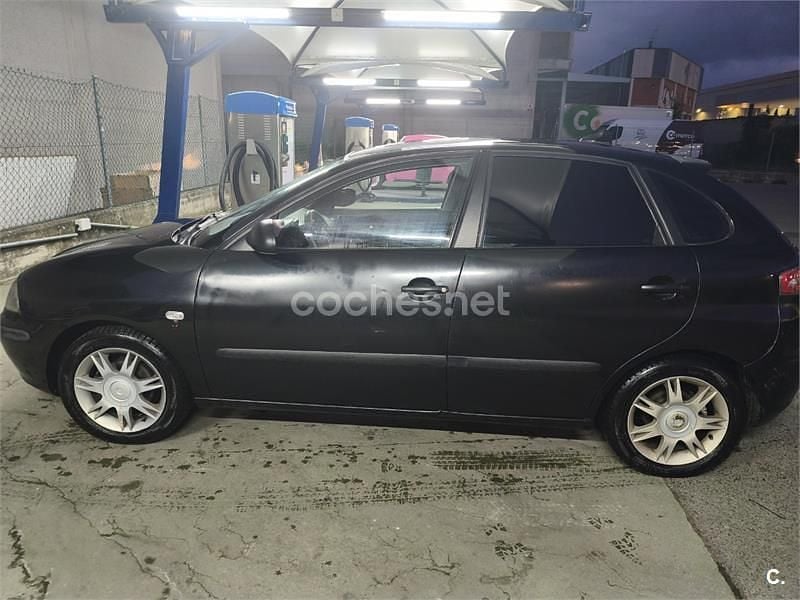Negro Usado 2002 Seat Ibiza Sport Berlina | 2100 € (Buen precio) - Imagen 1/4