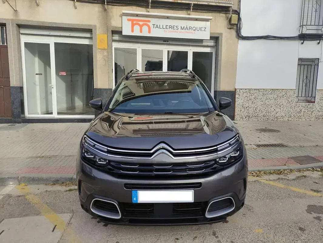 Usado Citroën C5 Aircross Shine 131 CV (96 kW) 2021 Gris SUV