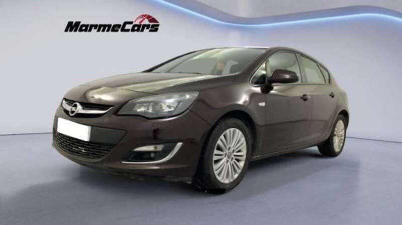 Marrón Usado 2013 Opel Astra S Utilitario | 7990 € - Imagen 1/4