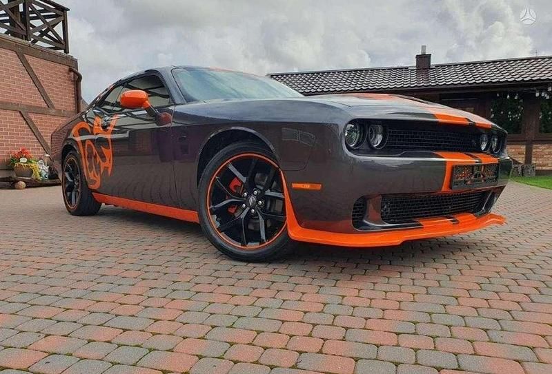 Gris Usado 2023 Dodge Challenger Coupe | 39.364 € - Imagen 1/4