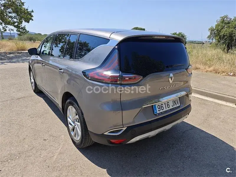Usado Renault Espace Zen 160 CV (117 kW) 2016 Gris / plata Monovolumen