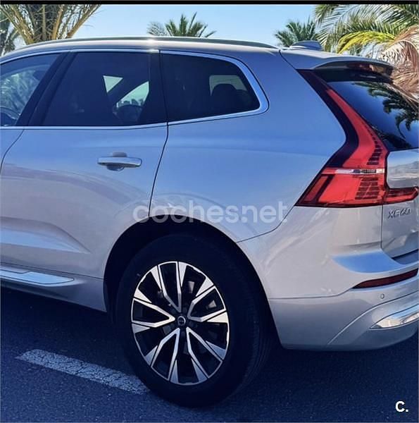 Gris / plata Usado 2023 Volvo XC60 Plus SUV | 38.990 € (Precio justo) - Imagen 1/4