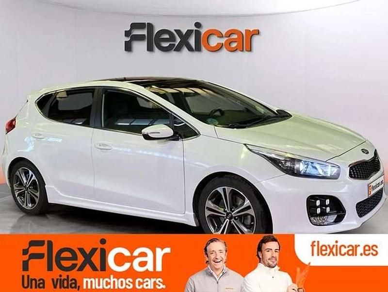 Blanco Usado 2018 Kia Ceed GT GT-Line Berlina | 11.990 € (Buen precio) - Imagen 1/4