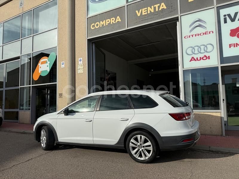 Usado Seat Leon 4Drive 150 CV (110 kW) 2016 Blanco Familiar