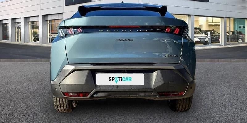 Usado Peugeot 3008 Allure 136 CV (100 kW) 2024 Azul SUV