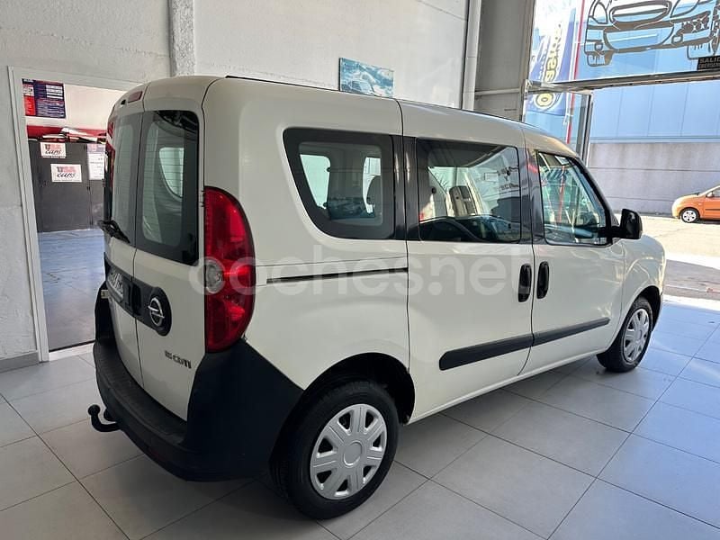 Usado Opel Combo Excellence 105 CV (77 kW) 2012 Blanco Monovolumen