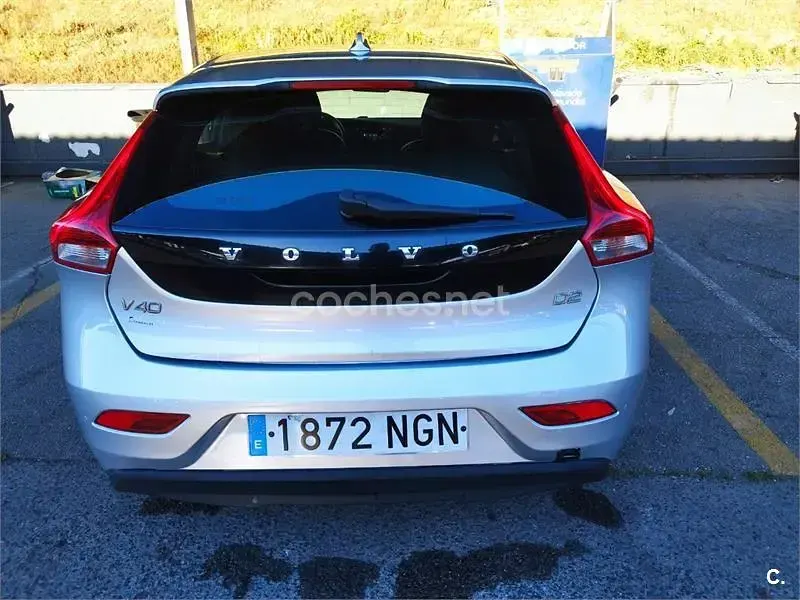 Usado Volvo V40 Summum 115 CV (84 kW) 2015 Gris / plata Berlina