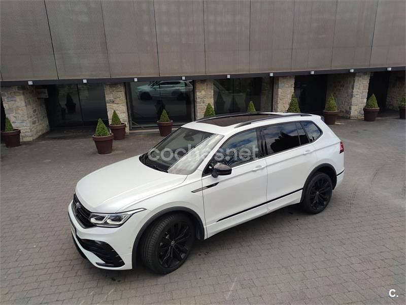 Blanco Usado 2023 VW Tiguan Allspace R-line SUV | 49.900 € - Imagen 1/4