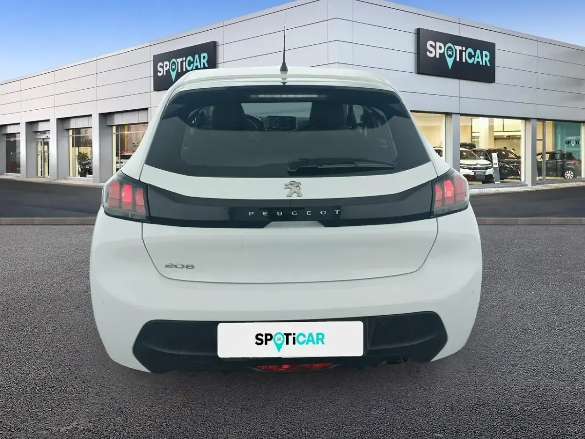 Usado Peugeot 208 Active 100 CV (73 kW) 2022 Blanco Utilitario