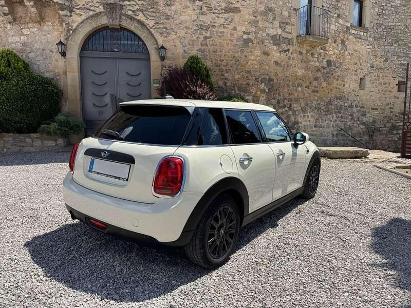 Usado Mini ONE 102 CV (75 kW) 2019 Beige Utilitario