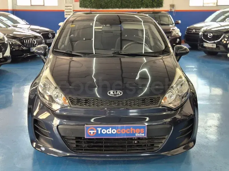 Usado Kia Rio 75 CV (55 kW) 2016 Gris / plata Utilitario