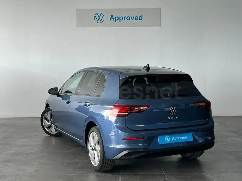 Usado VW Golf VIII 115 CV (84 kW) 2025 Azul Berlina