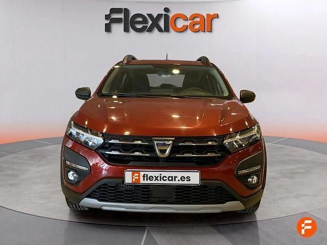 Usado Dacia Sandero Essentiel 91 CV (66 kW) 2022 Granate Utilitario