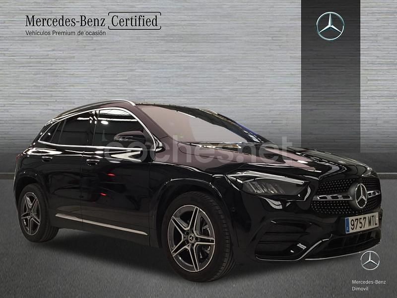 Usado Mercedes GLA200 AMG line 150 CV (110 kW) 2024 Negro cosmos SUV