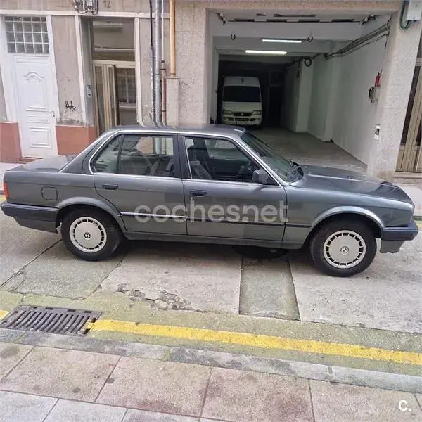 Usado BMW 318 143 CV (105 kW) 2013 Azul Berlina