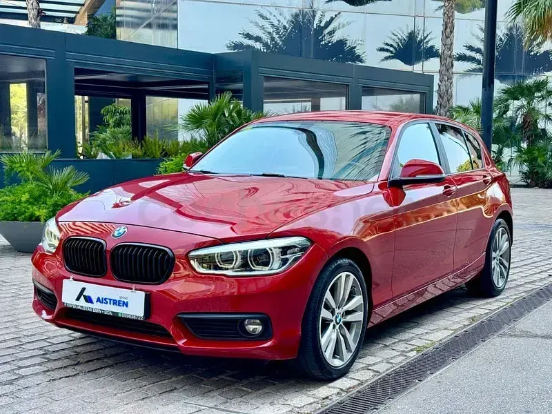 Usado BMW 118 Comfort Edition 136 CV (100 kW) 2018 Rojo Utilitario
