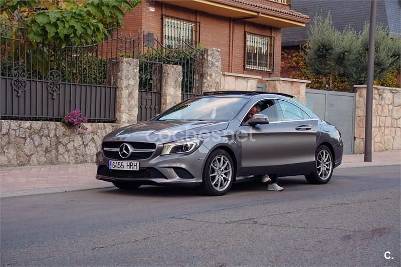 Gris / plata Usado 2015 Mercedes CLA220 Shooting Brake Urban Familiar | 16.500 € (Un poco caro) - Imagen 1/4