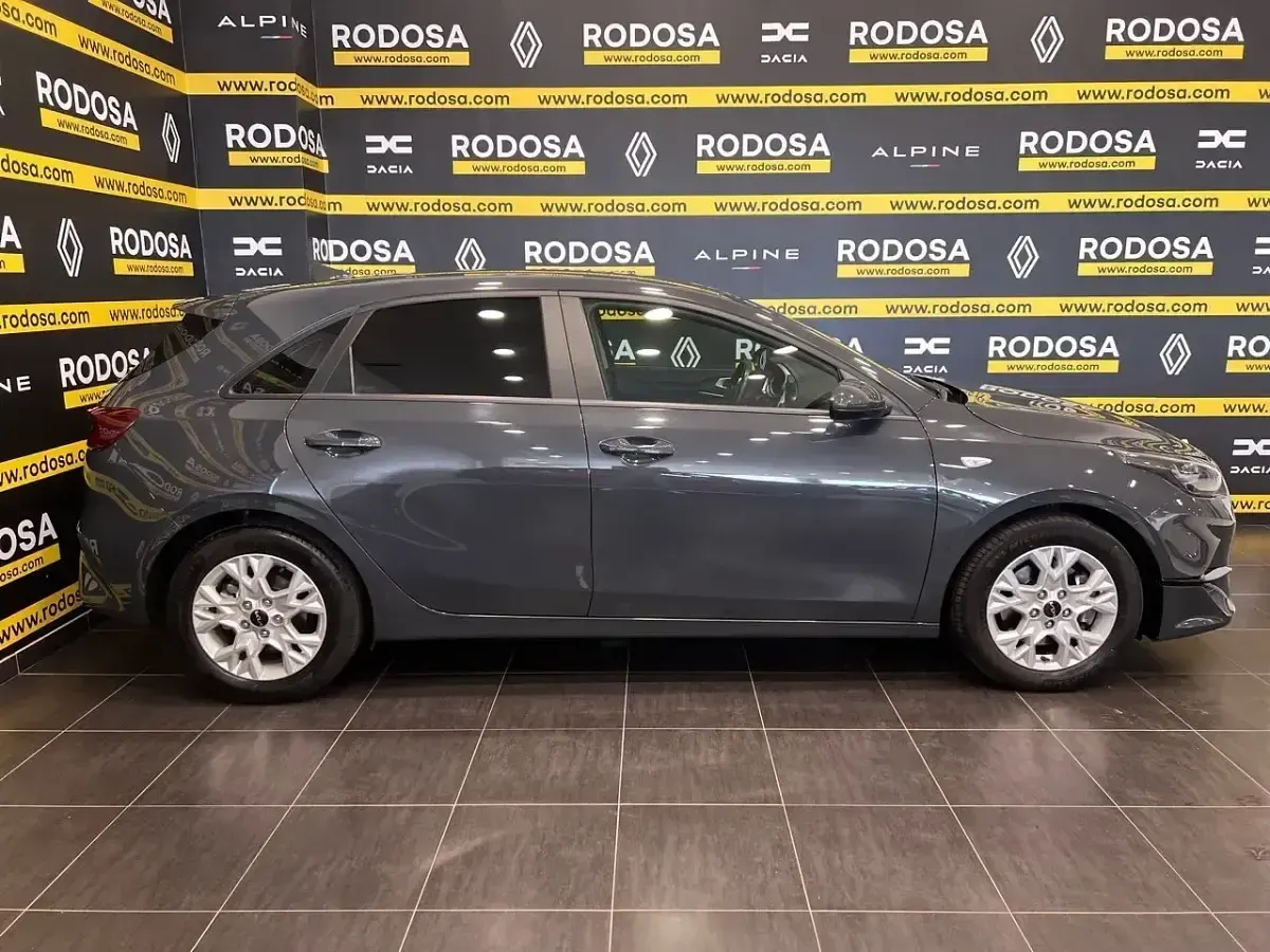 Usado Kia Ceed 120 CV (88 kW) 2022 Gris Utilitario