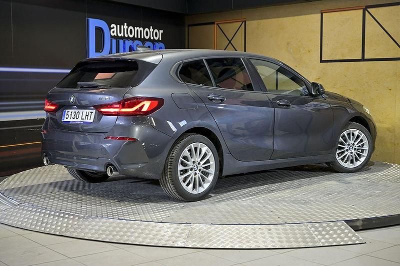Usado BMW 118 Comfort Edition 150 CV (110 kW) 2020 Gris Utilitario