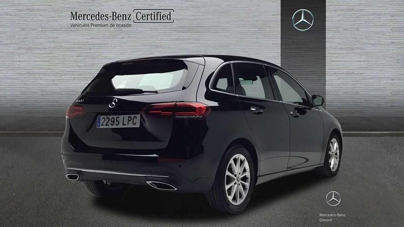 Usado Mercedes B200 163 CV (119 kW) 2021 Negro Monovolumen