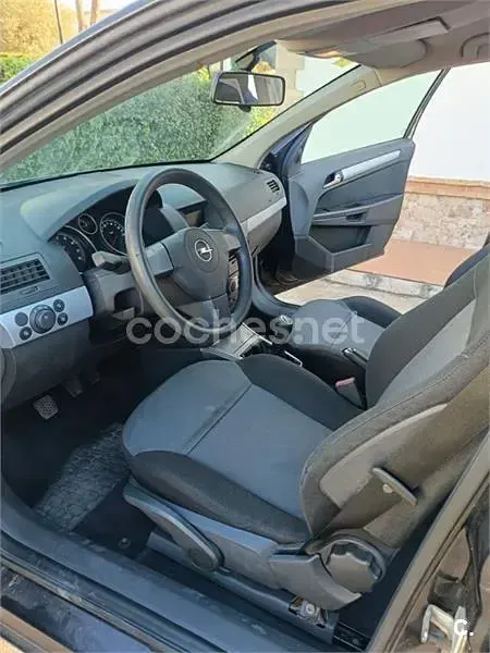 Usado Opel Astra Enjoy 105 CV (77 kW) 2006 Negro Berlina