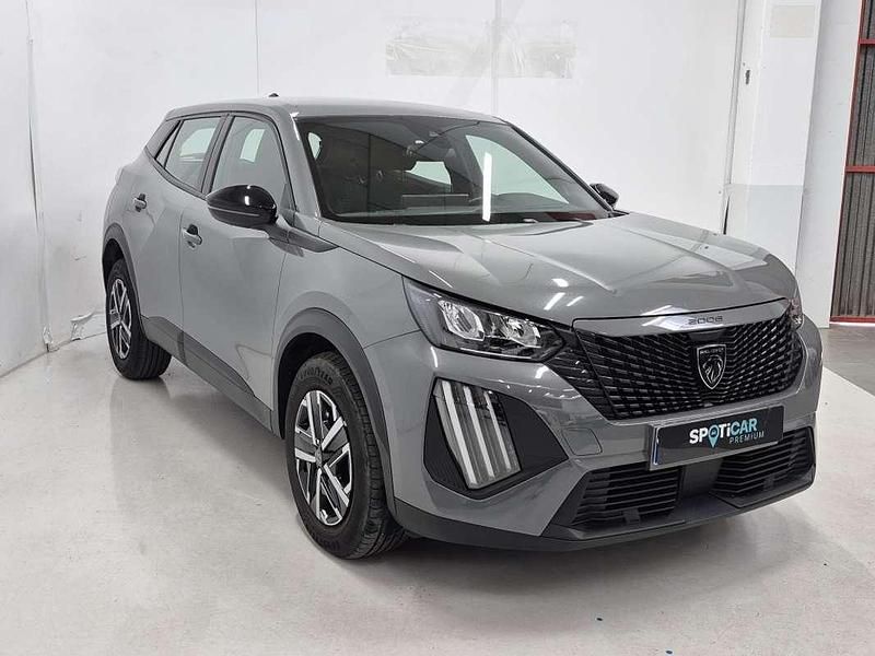 Usado Peugeot 2008 Active 102 CV (75 kW) 2023 Gris SUV