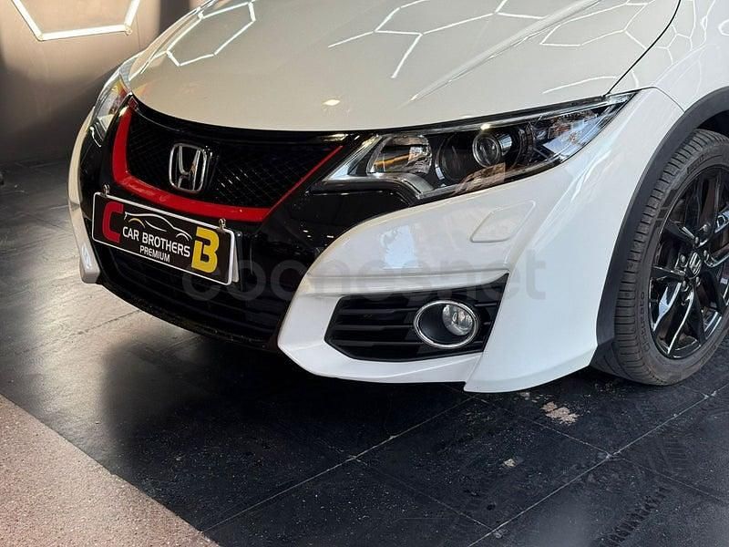 Usado Honda Civic Elegance 120 CV (88 kW) 2015 Blanco Familiar