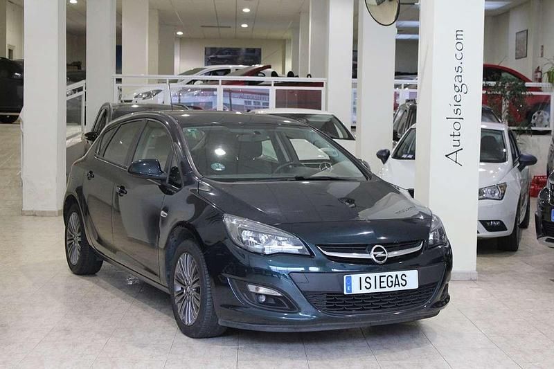 Verde Usado 2015 Opel Astra Business Utilitario | 11.900 € - Imagen 1/4