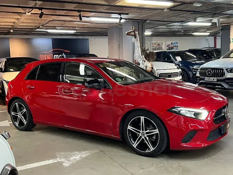 Usado Mercedes A180 116 CV (85 kW) 2019 Rojo Berlina