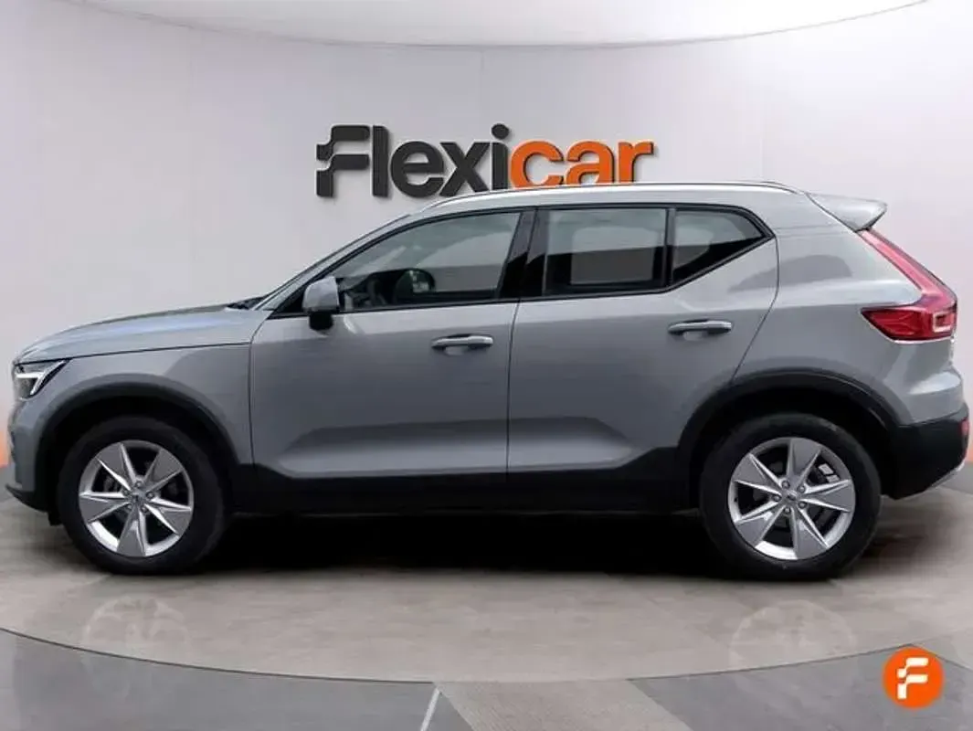 Usado Volvo XC40 Core 129 CV (94 kW) 2024 Gris SUV