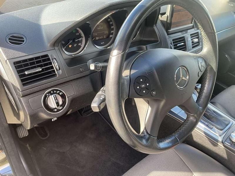 Usado Mercedes C350 Avantgarde 231 CV (169 kW) 2010 Negro Familiar