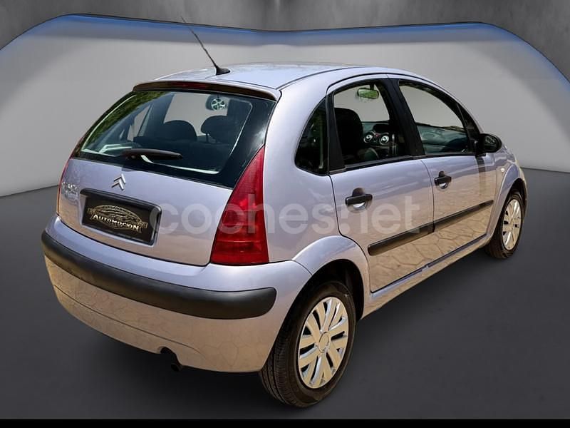 Usado Citroën C3 70 CV (51 kW) 2004 Violeta / lila Utilitario