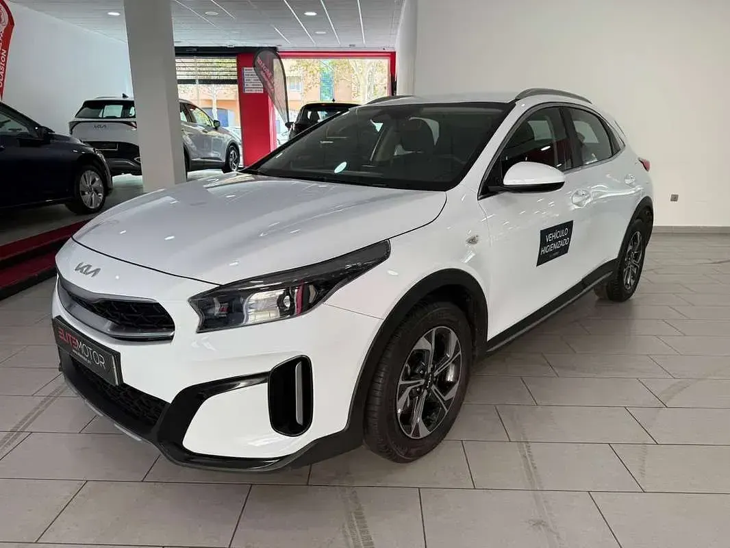 Usado Kia XCeed 101 CV (74 kW) 2024 Blanco SUV