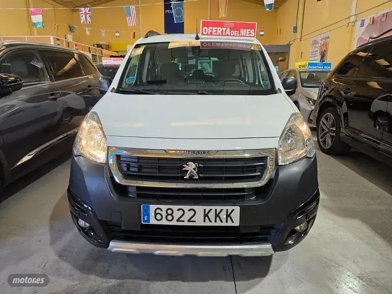 Usado Peugeot Partner Tepee 120 CV (88 kW) 2018 Blanco Monovolumen