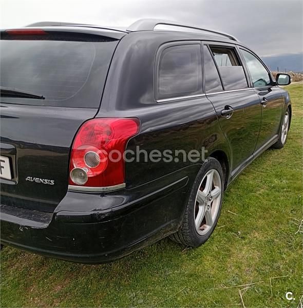 Usado Toyota Avensis Executive 150 CV (110 kW) 2006 Negro Familiar