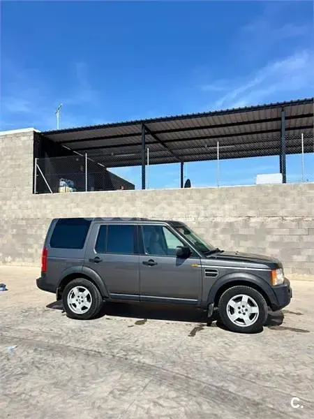 Usado Land Rover Discovery SE 190 CV (139 kW) 2004 Gris / plata SUV