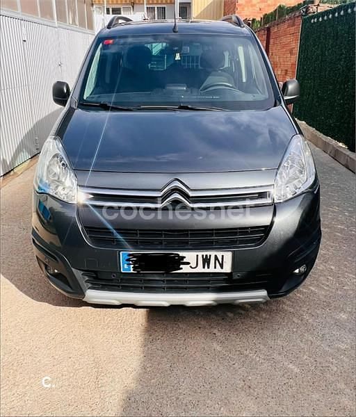 Usado Citroën Berlingo XTR 120 CV (88 kW) 2016 Gris / plata Monovolumen