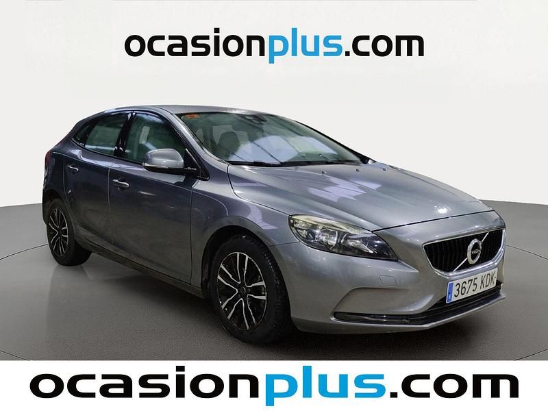 Usado Volvo V40 Momentum 120 CV (88 kW) 2017 Gris
