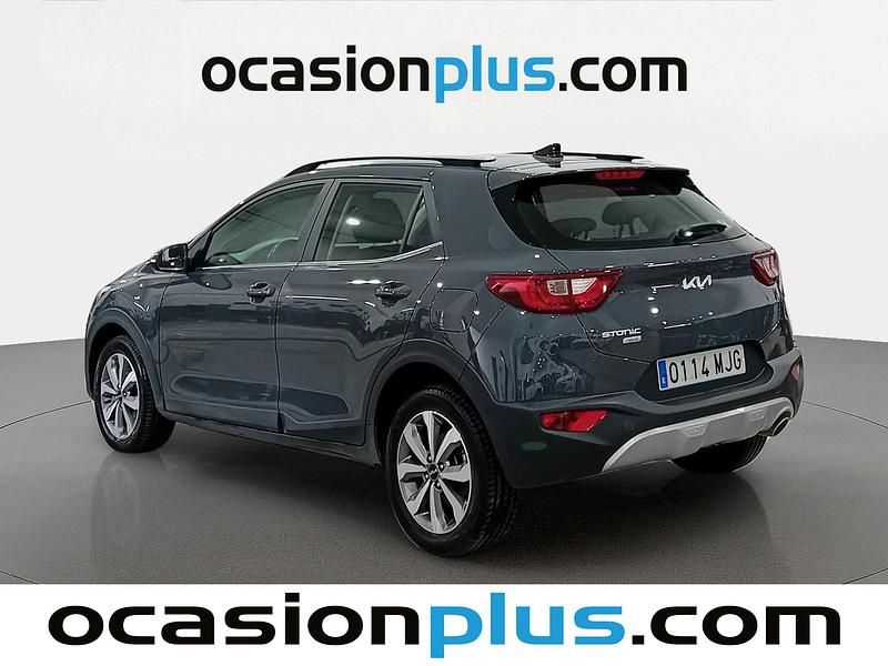 Usado Kia Stonic 120 CV (88 kW) 2023 Gris SUV