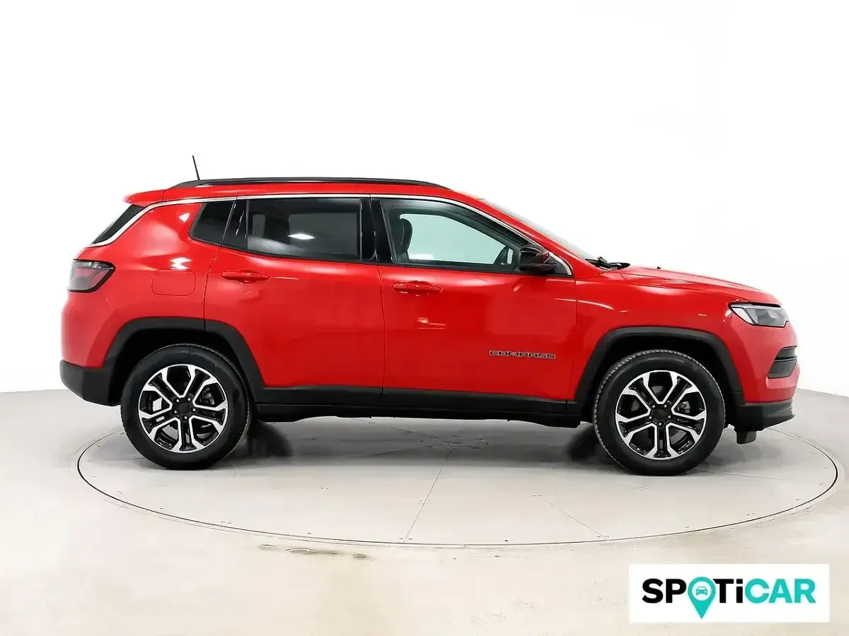 Usado Jeep Compass Limited 131 CV (96 kW) 2022 Rojo SUV