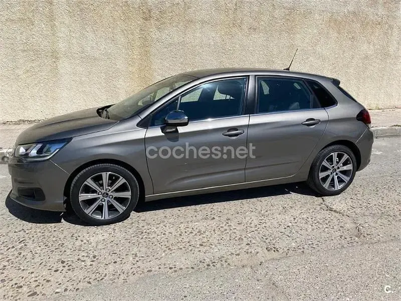 Usado Citroën C4 Live 99 CV (72 kW) 2015 Beige Berlina